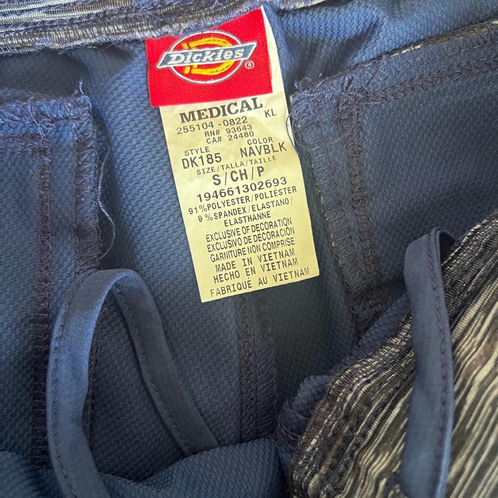 Dickies Scrub Set - Picture 5 of 7